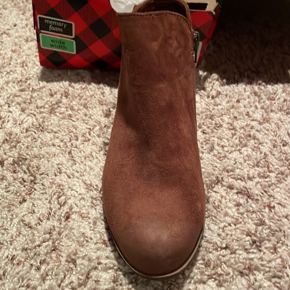 Arizona Booties memory foam wide width 8.5w Cognac color new in box - Picture 2 of 6